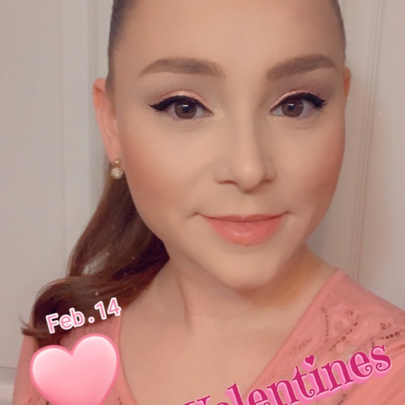 Meet your Posher, Sabrina! - Picture 2 of 2